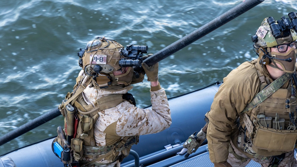 24th MEU conducts VBSS training