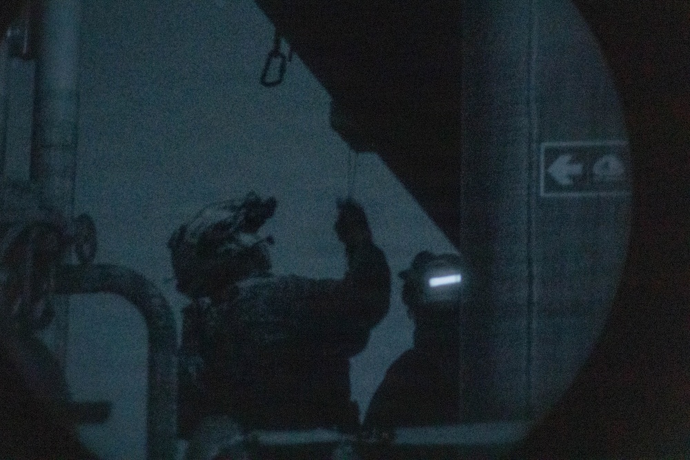 24th MEU conducts VBSS training