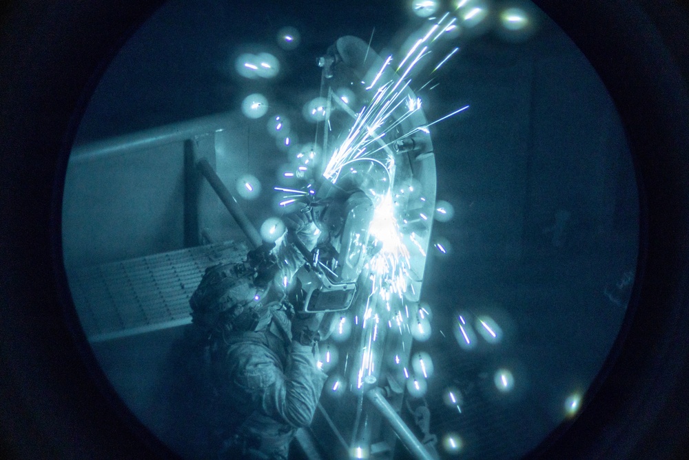 24th MEU conducts VBSS training