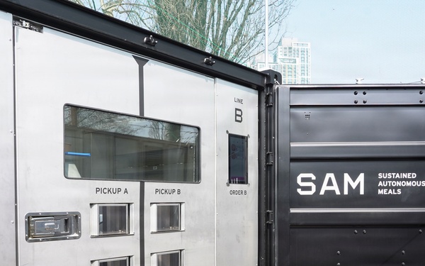 Front interface of containerized kitchen system