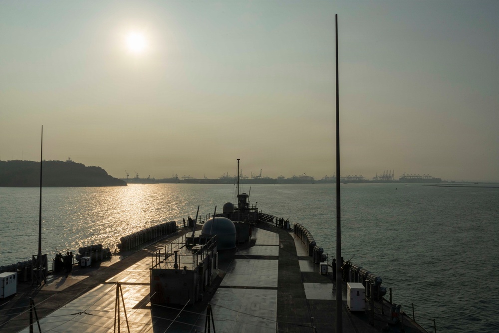 USS Blue Ridge (LCC 19) Arrives in Laem Chabang, Thailand