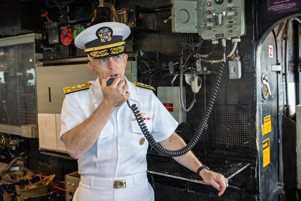 Commander, U.S. 7th Fleet Vice Adm. Pat Hannifin visits USS Fitzgerald during Exercise Kakadu 2026