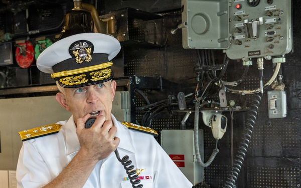 Commander, U.S. 7th Fleet Vice Adm. Pat Hannifin visits USS Fitzgerald during Exercise Kakadu 2026