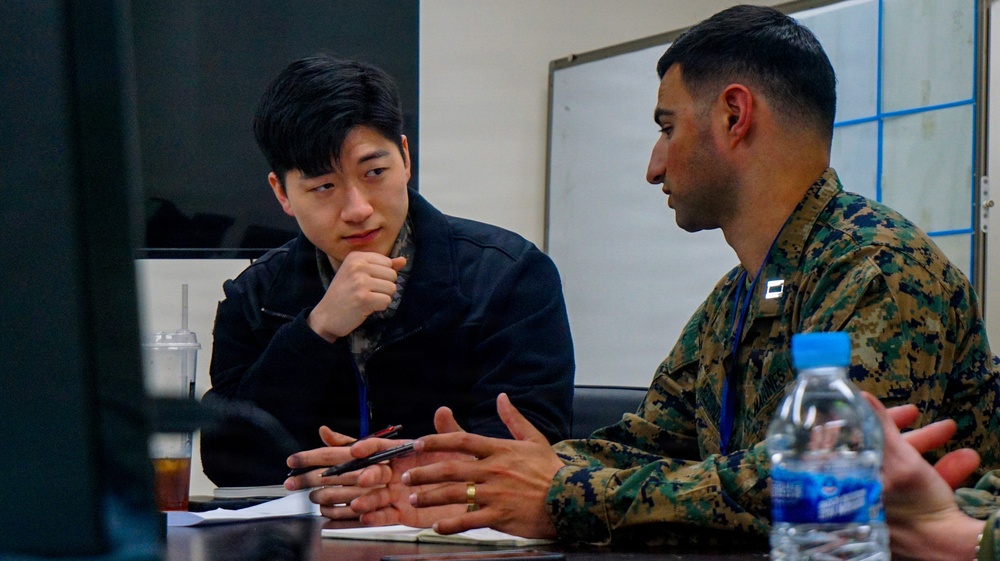 5th Air Naval Gunfire Liaison Company Marines conduct training with Republic of Korea service members