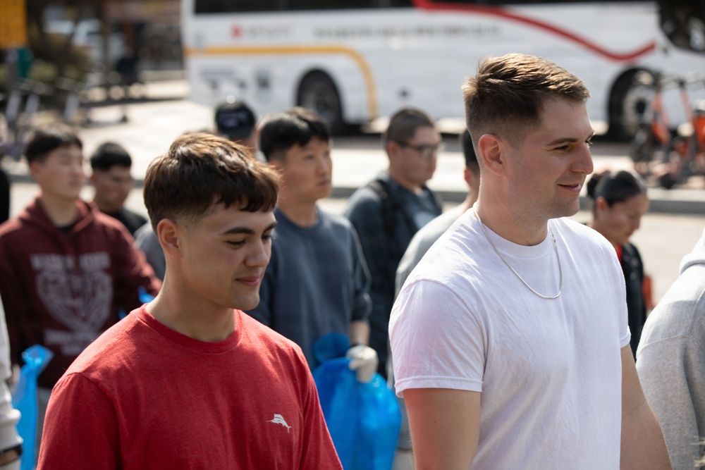 210 Field Artillery Brigade assists in Jihaeng Clean-Up Event