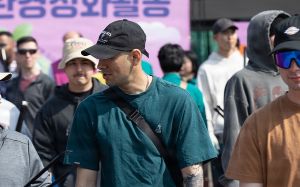 210 Field Artillery Brigade assists in Jihaeng Clean-Up Event