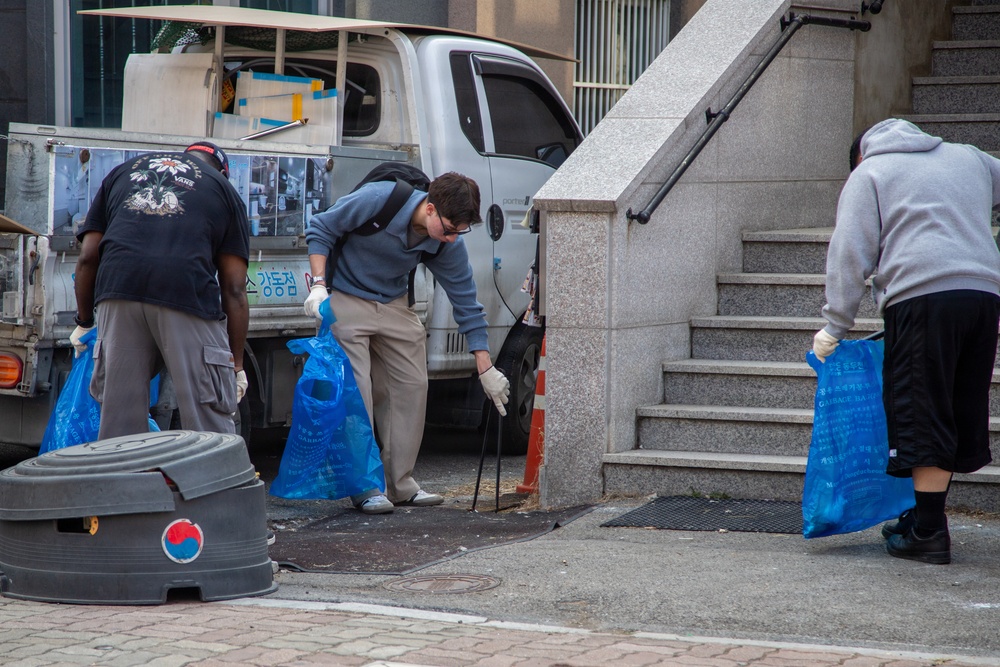210 Field Artillery Brigade assists in Jihaeng Clean-Up Event