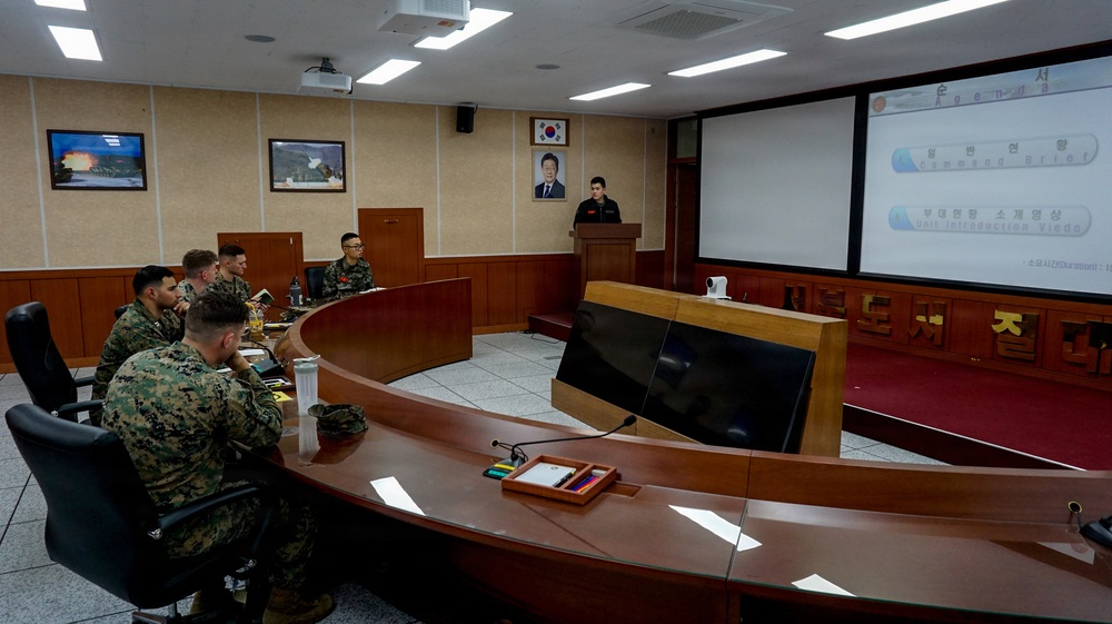 5th Air Naval Gunfire Liaison Company Marines conduct training with Republic of Korea service members