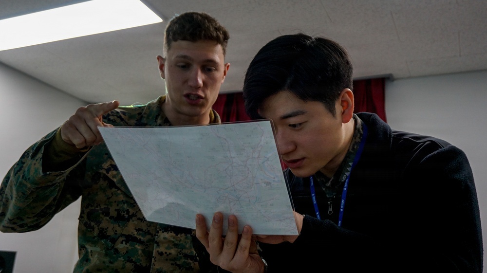 5th Air Naval Gunfire Liaison Company Marines conduct training with Republic of Korea service members