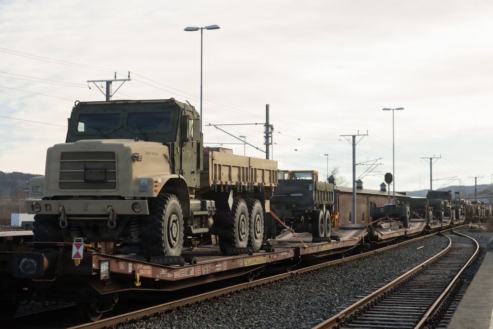 CORE26 | U.S. Marines Offload Ground and Logistical Equipment from a Train after Arctic Exercise