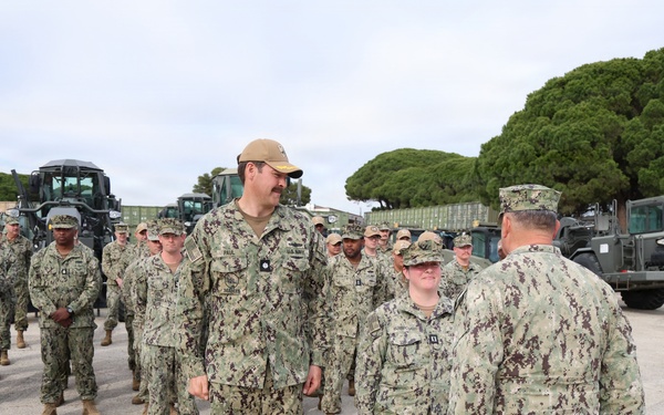 Lt. Krista Yarbrough Earns Navy Expeditionary Supply Corps Insignia