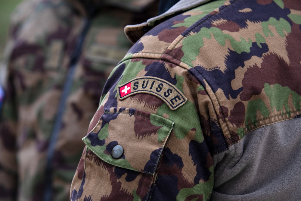 U.S. and Swiss forces conduct sling-load training in Kosovo