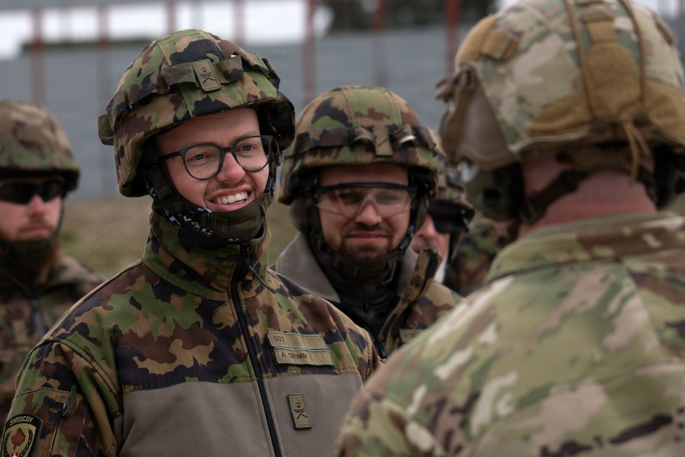 U.S. and Swiss forces conduct sling-load training in Kosovo