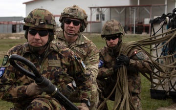 U.S. and Swiss forces conduct sling-load training in Kosovo