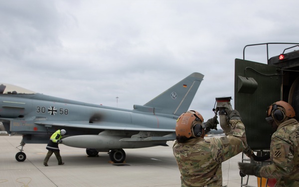 Joint refueling at Mihail Kogălniceanu Air Base underscores U.S.-German ties