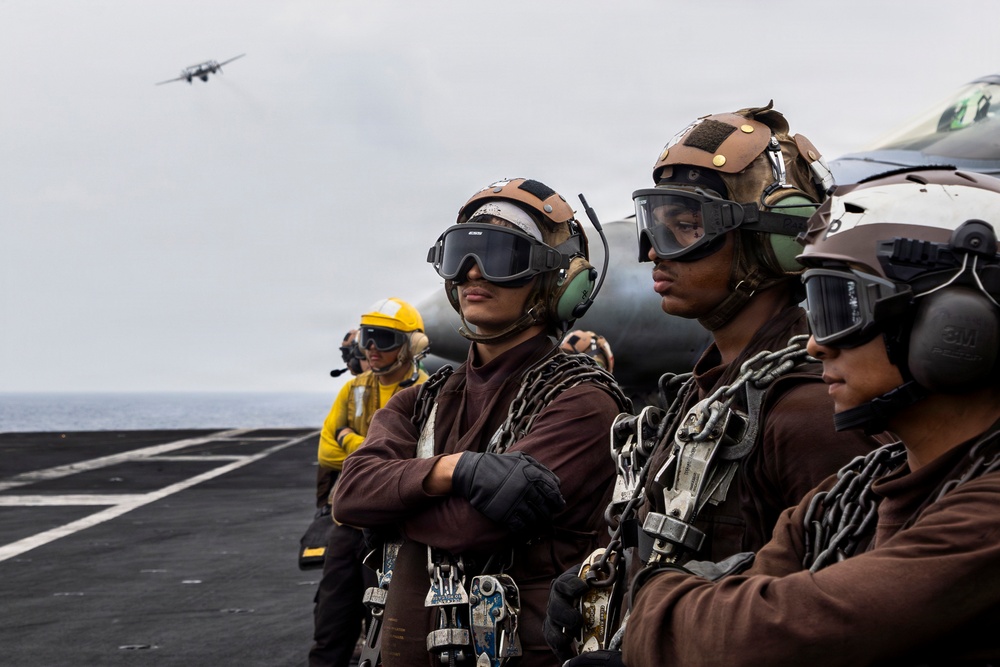 Abraham Lincoln Conducts Flight Operations