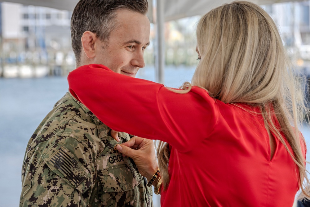 EOD Mobile Unit 12 Holds Change of Command Ceremony