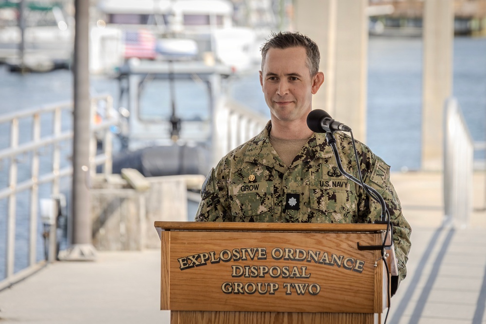 EOD Mobile Unit 12 Holds Change of Command Ceremony