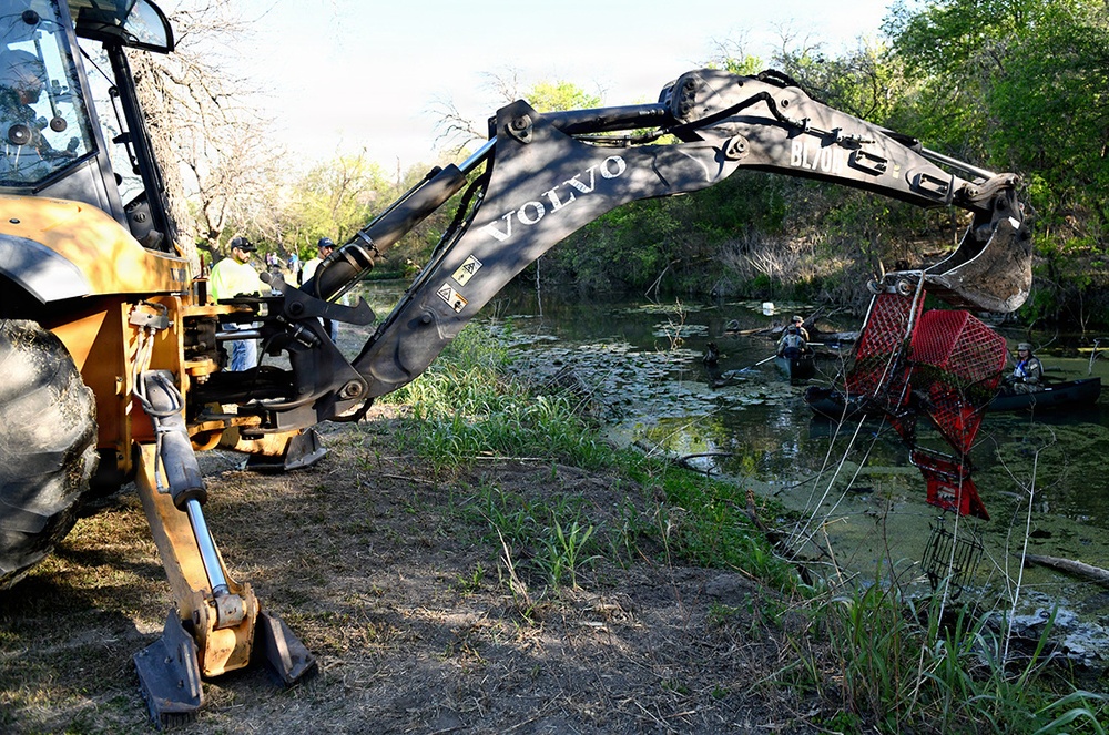 Basura Bash brings community together to clean up San Antonio, JBSA waterways