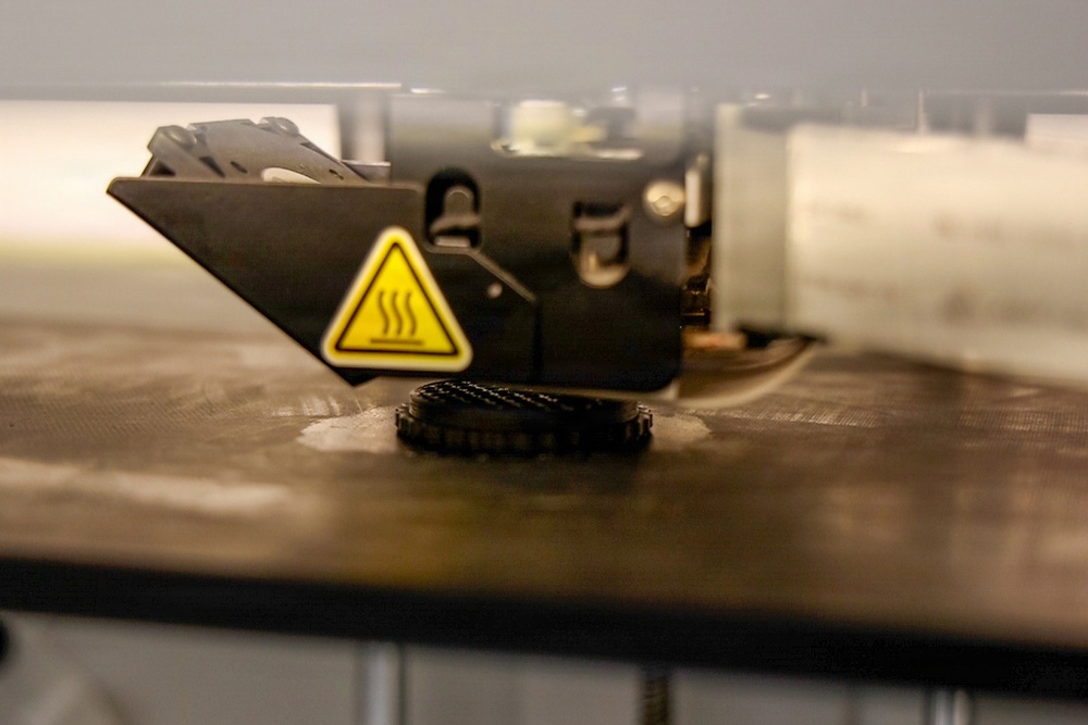 22nd MEU (SOC) | CLB 26 Operates the Tactical Fabrication Advance Manufacturing Kit (TACFAB)