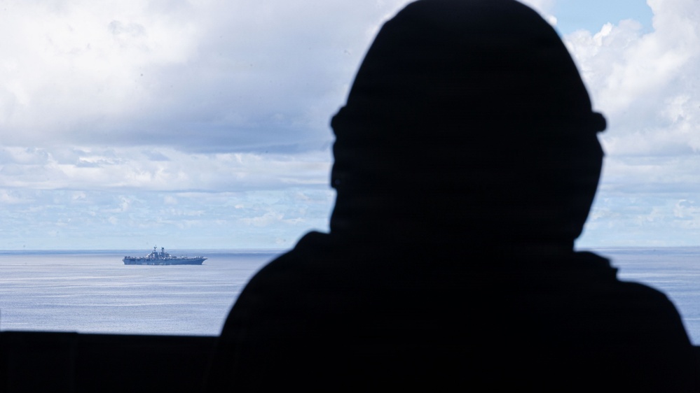 31st MEU | Safety Swimmers conduct hoist exercise