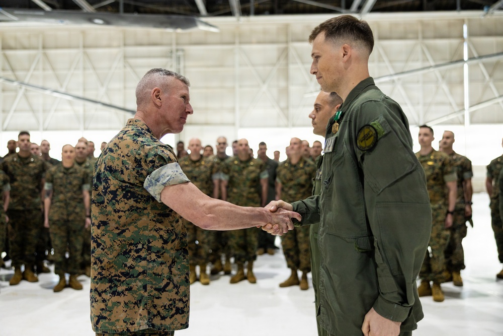 The Commandant, Gen. Eric M. Smith visits Patuxent River Naval Air Systems Command