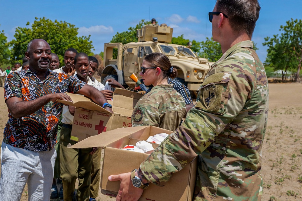 SETAF-AF civil affairs Soldiers conduct school donation mission in Kenya