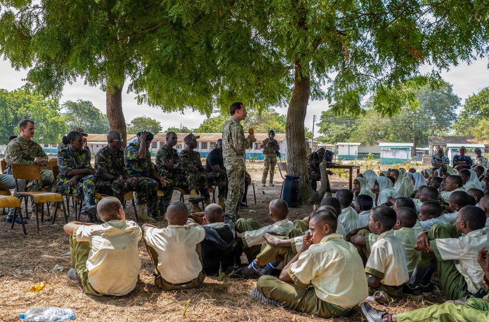SETAF-AF civil affairs Soldiers conduct school donation mission in Kenya