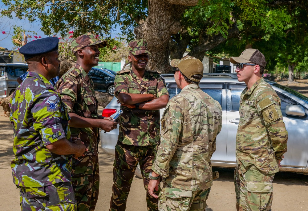 SETAF-AF civil affairs Soldiers conduct school donation mission in Kenya