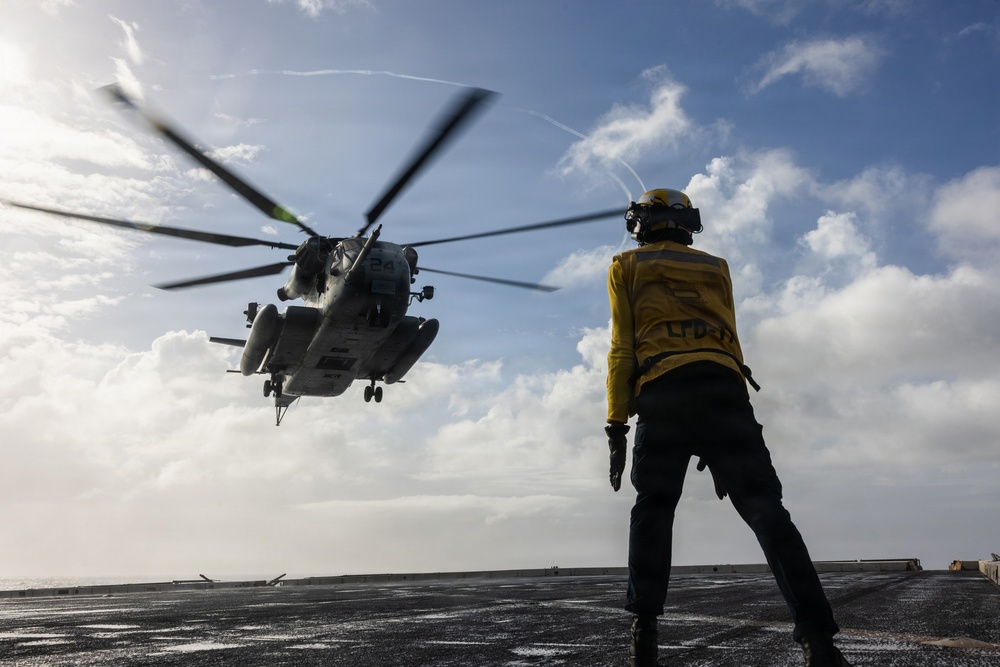 22nd MEU (SOC) | VMM-263 (REIN) CH-53E Flight Operations Aboard USS San Antonio