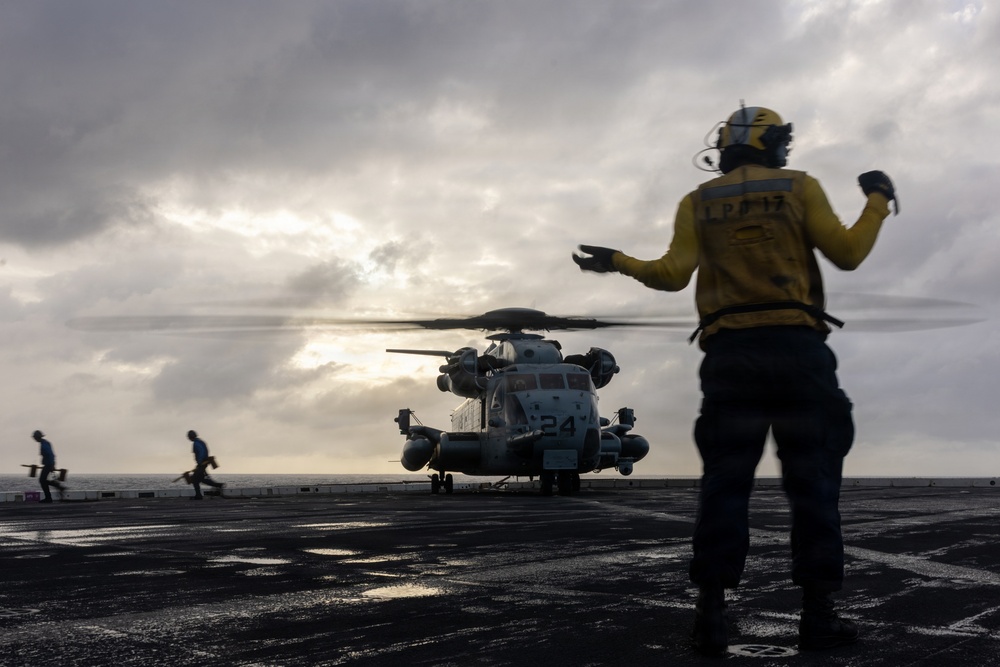 22nd MEU (SOC) | VMM-263 (REIN) CH-53E Flight Operations Aboard USS San Antonio