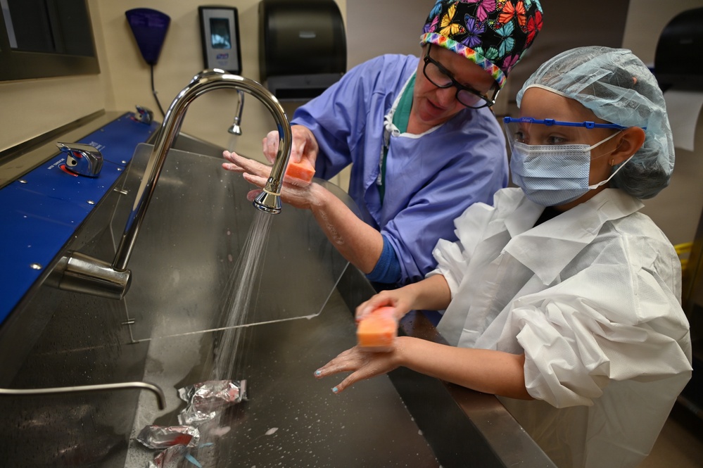 CRDAMC hosts Fort Hood Child and Youth Services STEM program home schoolers