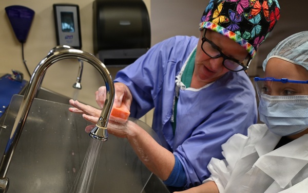 CRDAMC hosts Fort Hood Child and Youth Services STEM program home schoolers