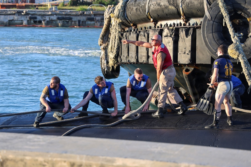 USS Annapolis returns to Naval Base Guam