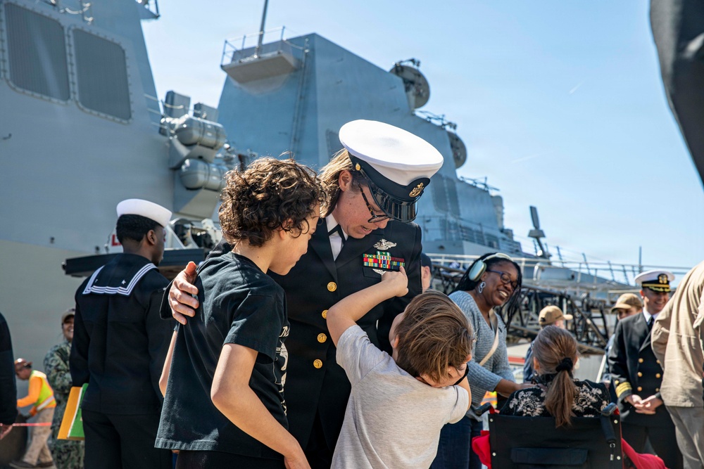 USS Harvey C. Barnum Jr. (DDG 124) Arrives at Naval Station Norfolk