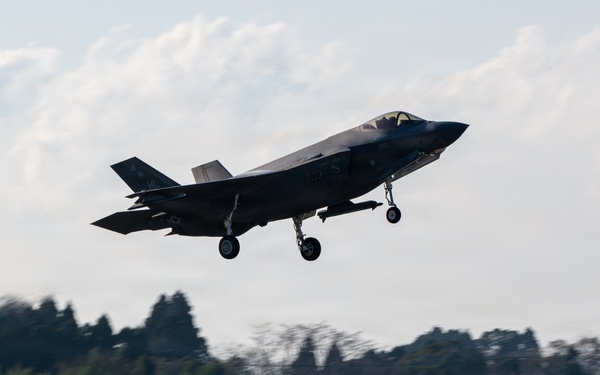 U.S. F-35s, JASDF engage in air and ground operations during NATR 26-1