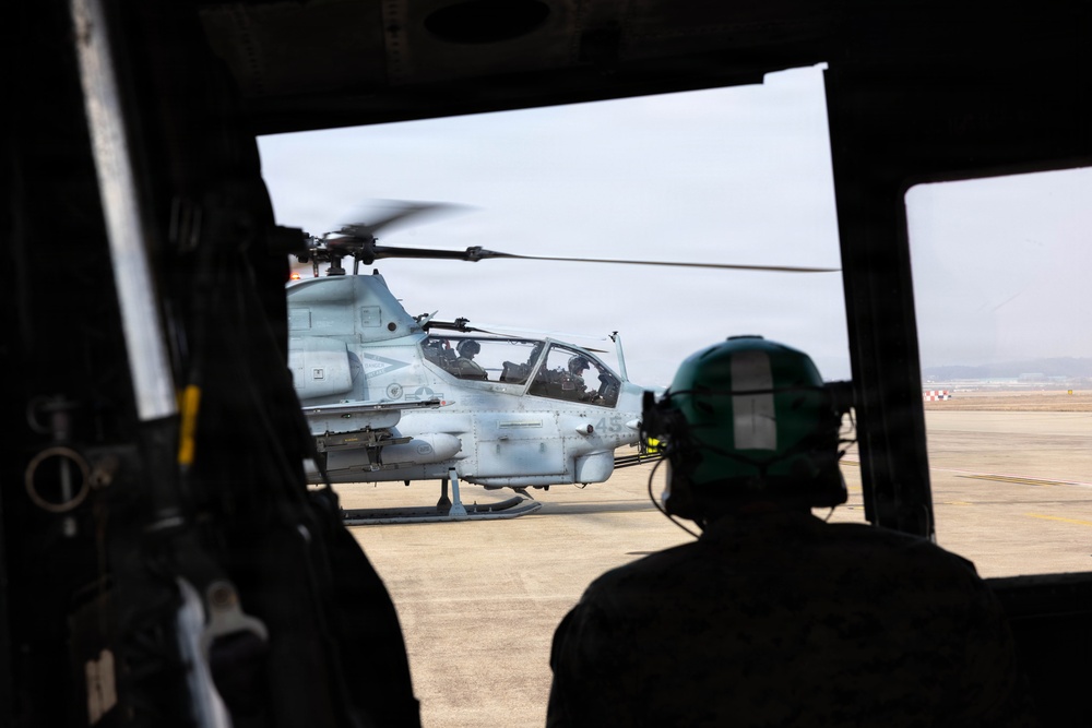 HMLA-369 provides simulated close air support