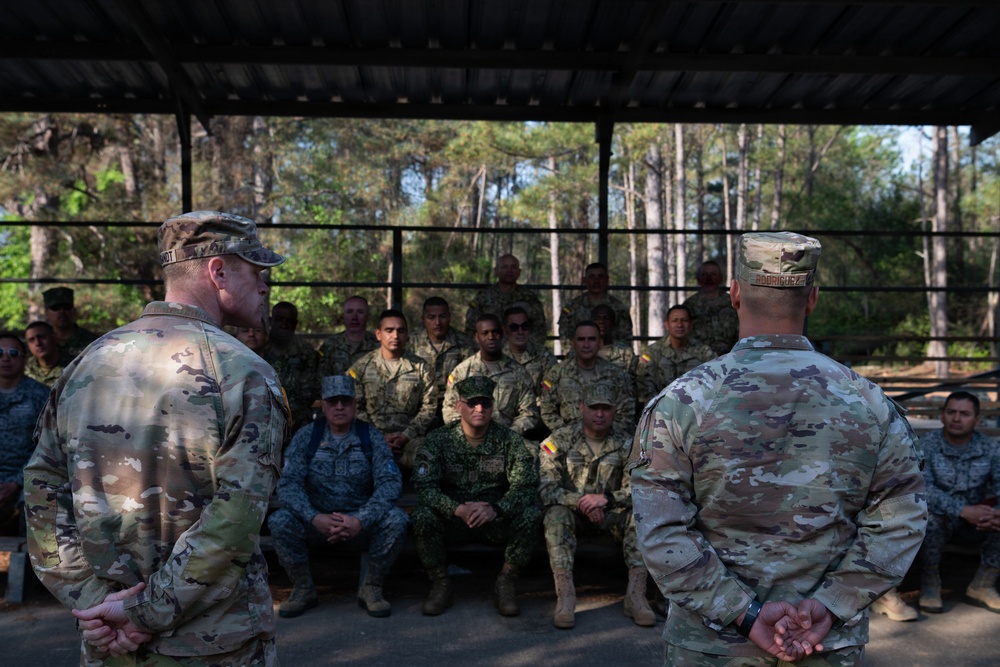 Strengthening Ties: U.S., Colombian militaries wrap up strategic PISAJ 22 engagement