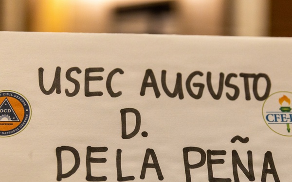 U.S. personnel, Philippine Officials, host civil-military crisis response workshop