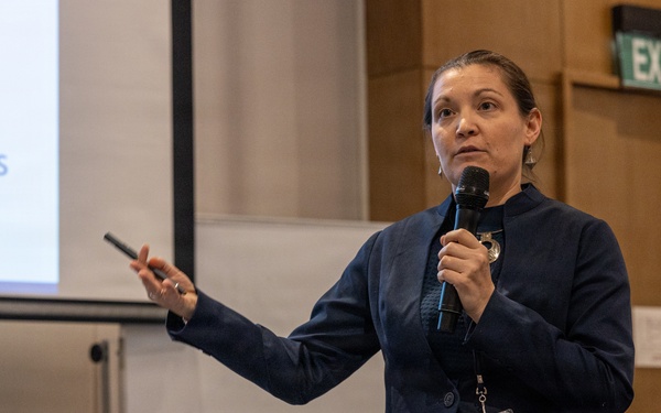 U.S. personnel, Philippine Officials, host civil-military crisis response workshop