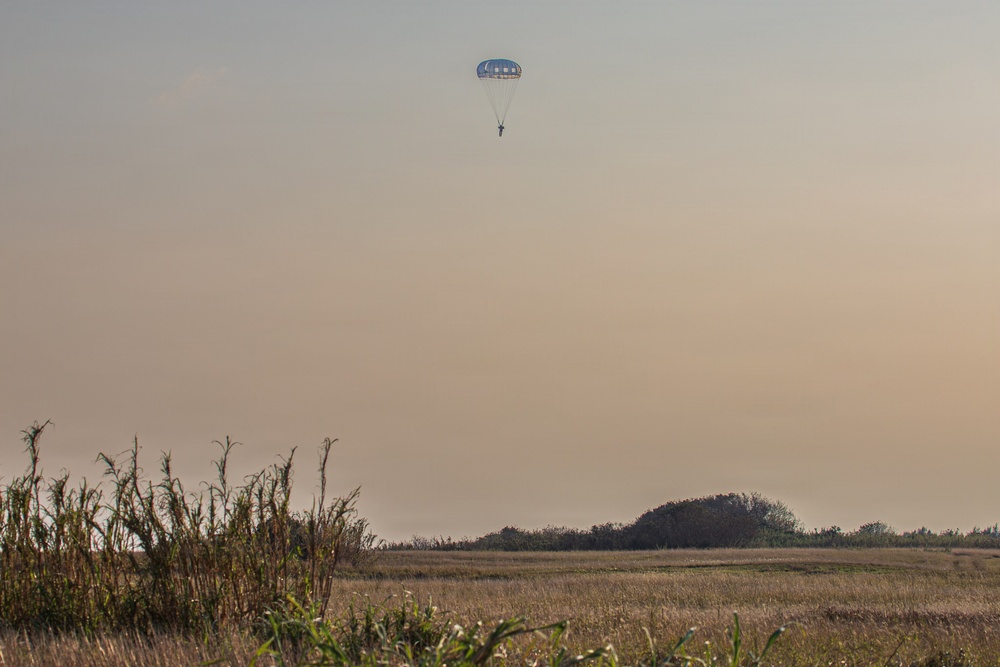 Soldiers and Green Berets with 1st SFG (A), U.S. Army Rangers, and U.S. Marines Conduct Joint Jump