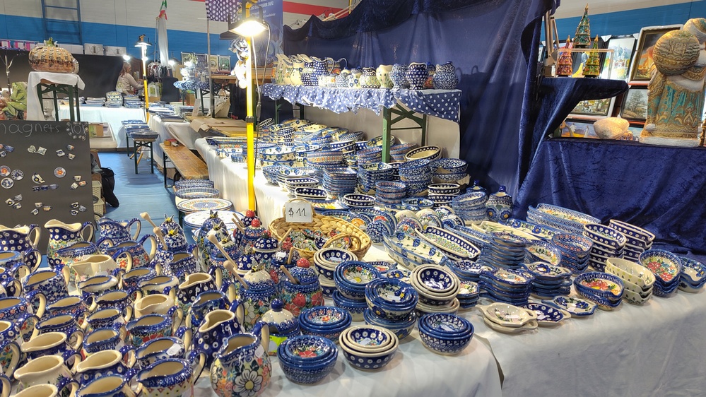 Polish pottery