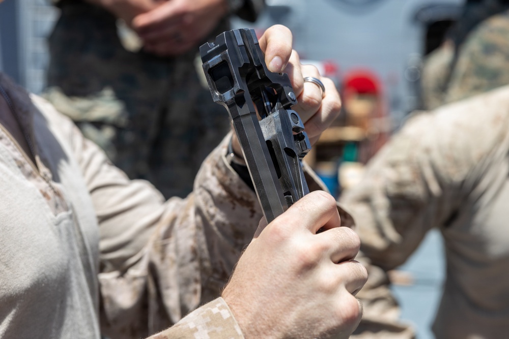 22nd MEU (SOC) | Marines Train on the M240B Machine Gun