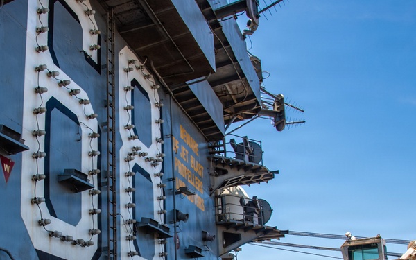 Guatemalan Distinguished Visitors Observe Nimitz Flight Operations