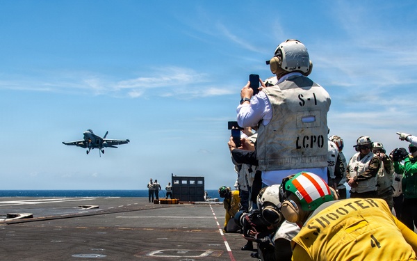 Guatemalan Distinguished Visitors Observe Nimitz Flight Operations