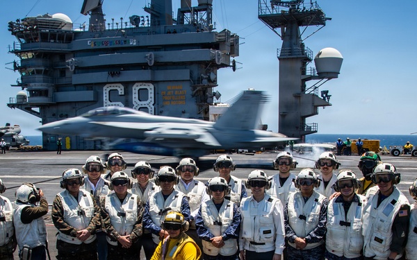 Guatemalan Distinguished Visitors Observe Nimitz Flight Operations