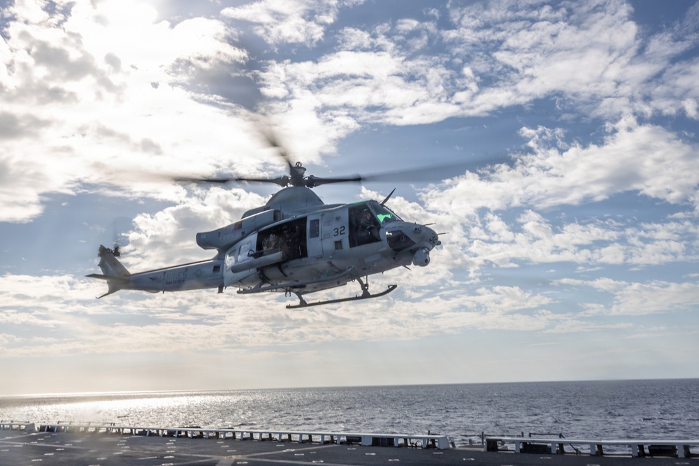 22nd MEU(SOC) | Flight Operations Aboard USS Fort Lauderdale