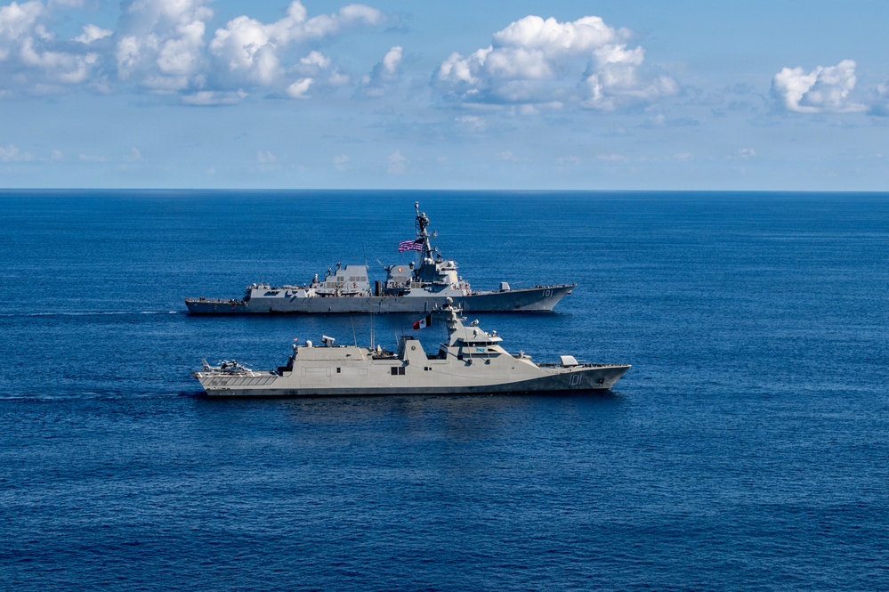 ARM Juarez and USS Gridley Conduct Exercise