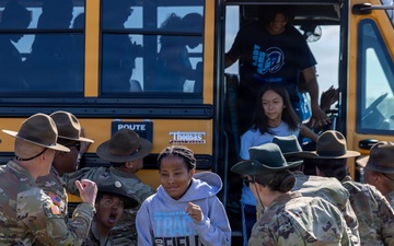 Students, coaches experience Army discipline, teamwork during U.S. Army Experience at Fort Hood
