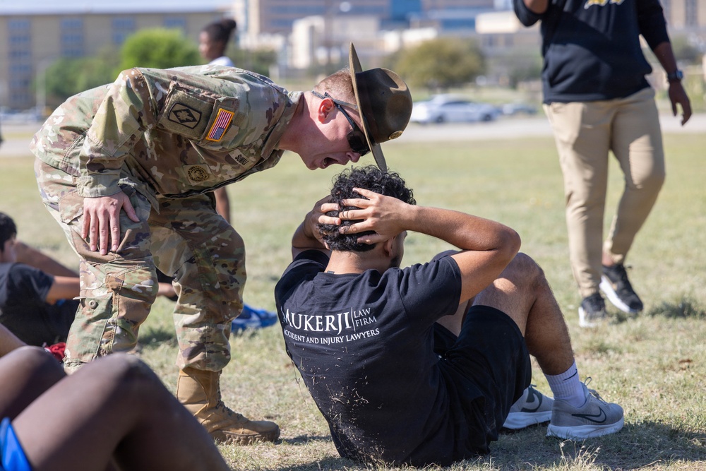 Students, coaches experience Army discipline, teamwork during U.S. Army Experience at Fort Hood